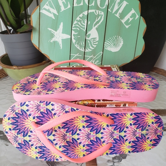 Victoria's Secret Boho Floral Sandals Size: 8.5 Flip Flop, Beach & Casual NWT - Picture 10 of 12
